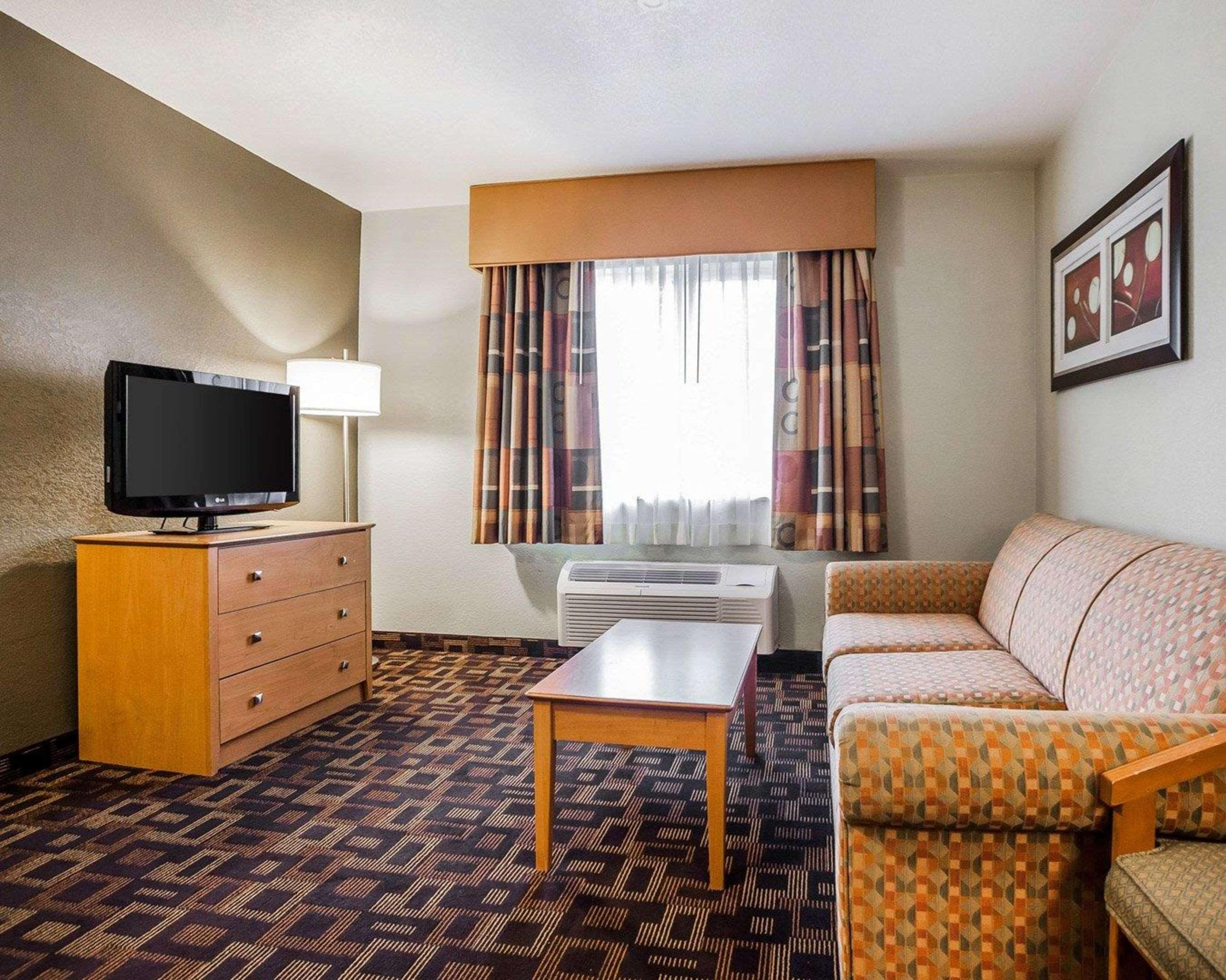 Quality Inn & Suites Des Moines Airport Exterior foto