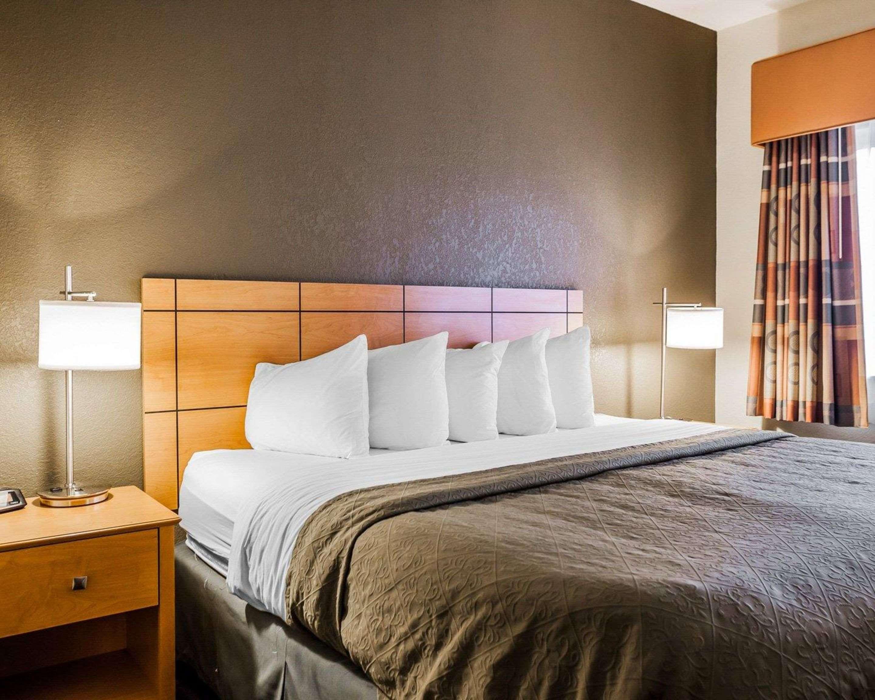 Quality Inn & Suites Des Moines Airport Exterior foto